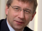 Drábek zdevastoval úřady práce a teď dá stamiliony soukromým agenturám práce