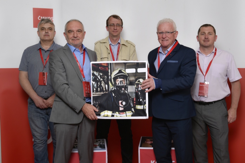 Delegáti Odborového svazu hasičů na VII. Sjezdu ČMKOS